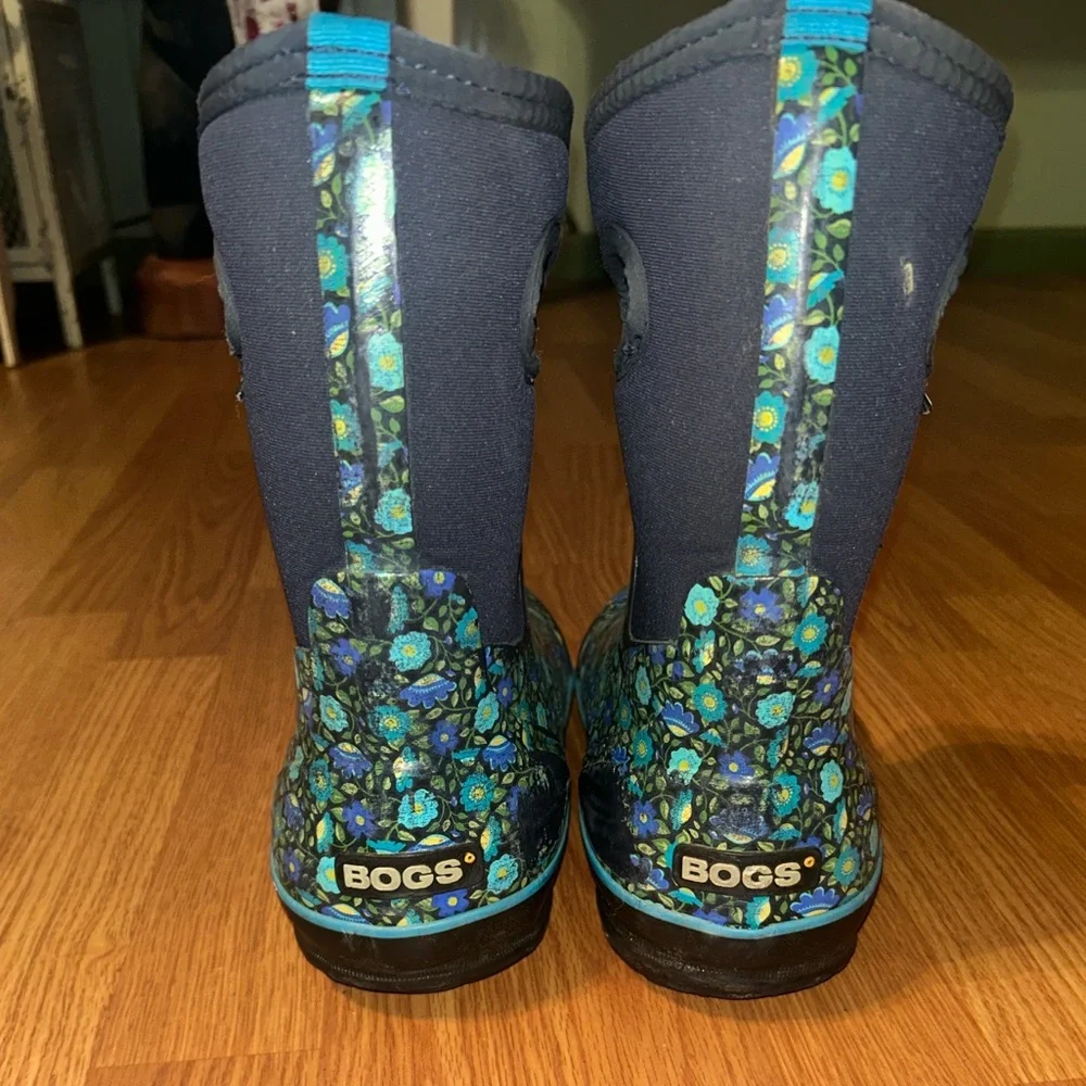 BOGS womens Floral Blue and Green Boots - Picture 4 of 7